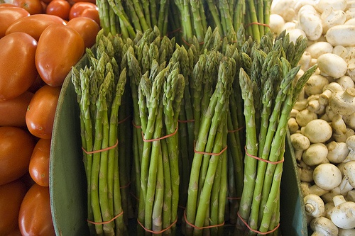 Mazzi di asparagi