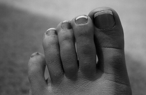 Primo piano delle dita dei piedi