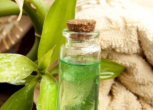 olio di tè contro la candidosi orale