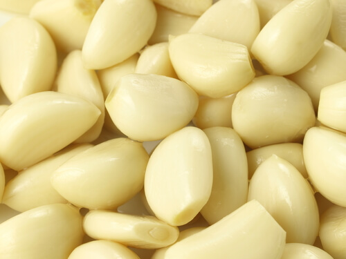 Trattamento a base di aglio contro la candidosi orale