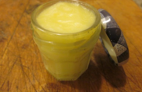Come preparare una crema antibiotica all'aglio