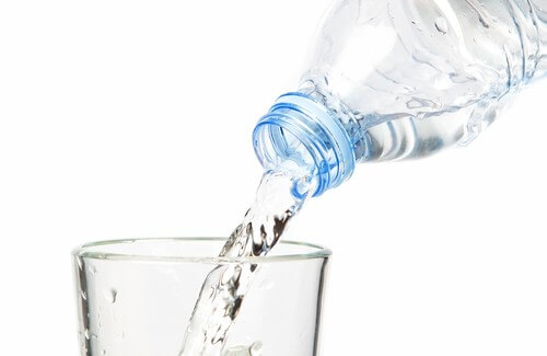 Qual è la giusta quantità d’acqua da bere al giorno? Qual è la giusta quantità d’acqua da bere al giorno?