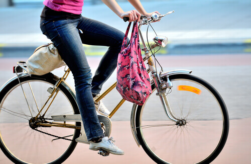 la bicicletta e altri esercizi per la salute