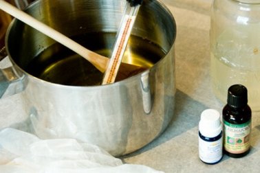 Shampoo fatto in casa: ecco come prepararlo