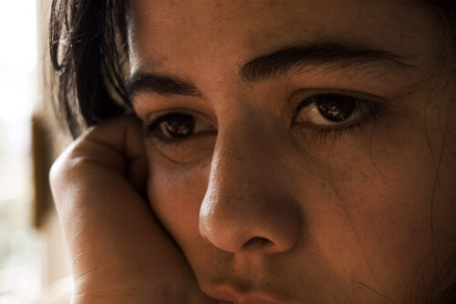 Ragazza triste