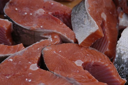 Salmone tra alimenti per prevenire il cancro del colon-retto