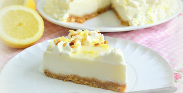 Torta al limone fatta in casa Torta al limone fatta in casa