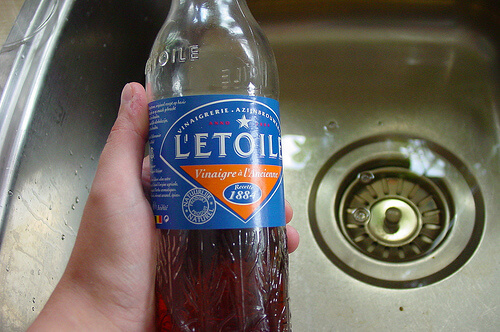 pulire casa con l'aceto