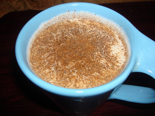 bevanda con aggiunta di curcuma