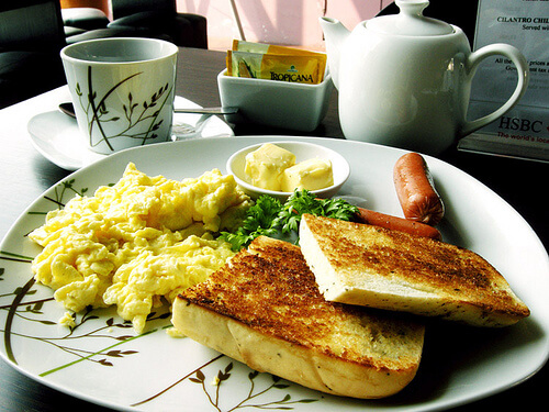 Non fare colazione danneggia la salute del cervello