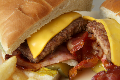 Hamburger e teflon tossico