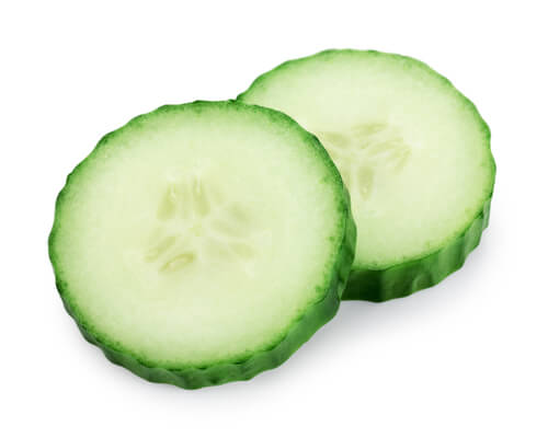 due fettine di cetriolo