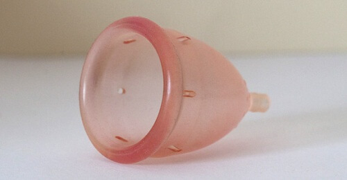 La coppa mestruale: un’alternativa ai tamponi La coppa mestruale: un’alternativa ai tamponi