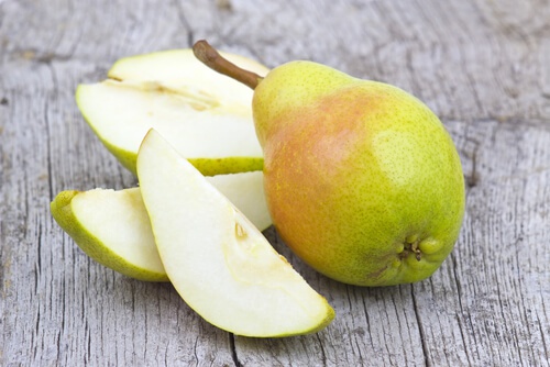 La pera è uno dei frutti per combattere la gastrite