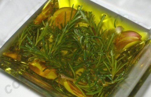 Usi dell'olio di rosmarino che forse non conoscete