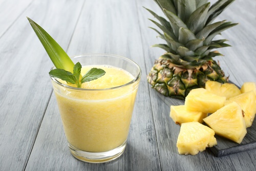 colazione a base di ananas contro il mal di testa mattutino