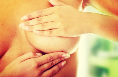Riconoscere i primi sintomi del cancro al seno