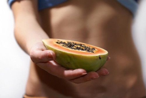 la dieta della papaya deve essere seguita per due giorni alla settimana