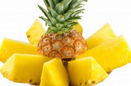 Ananas tagliato a fette