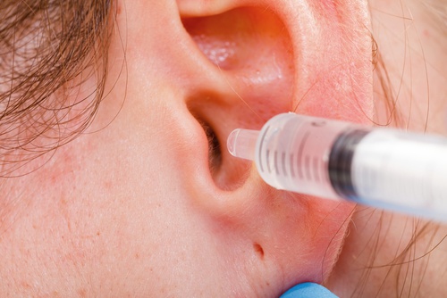 L'acqua calda aiuta a trattare le infezioni alle orecchie