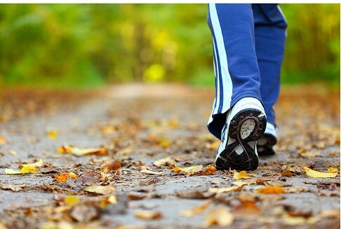 camminare e fare sport