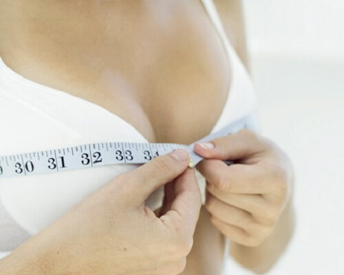 Tonificare il seno con 9 esercizi specifici