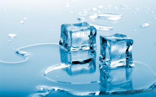 il ghiaccio è un rimedio efficace per attenuare i lividi