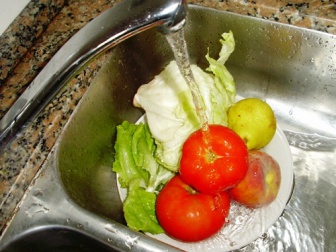 Consigli per disinfettare frutta e verdura