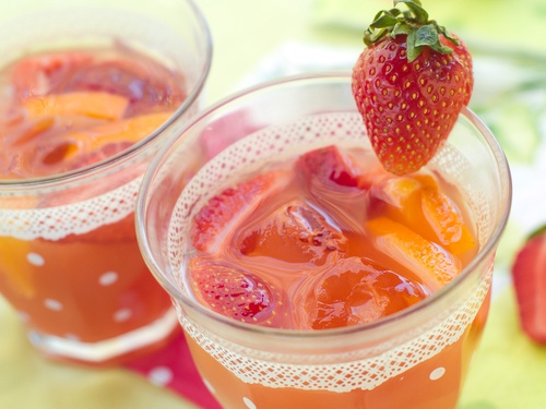 Acque aromatizzate con le fragole