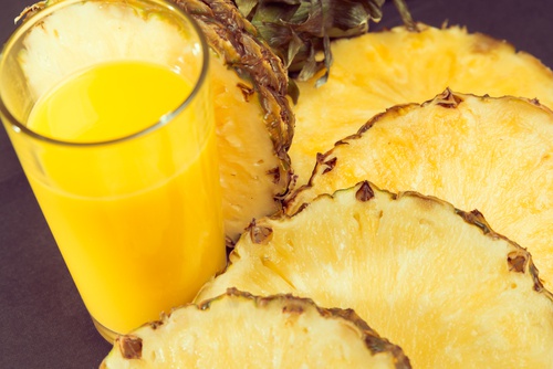 ananas per ripulire l'intestino