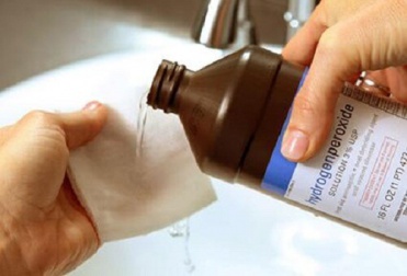 12 usi dell'acqua ossigenata in casa