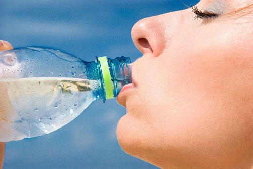 8 benefici dell’acqua molto importanti per il nostro corpo