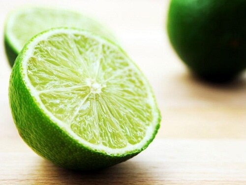 Alleviare l'herpes labiale - Benefici e proprietà del limone