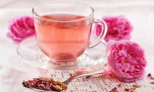 infuso di rosa e melissa