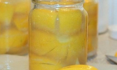 Alcalinizzare l'acqua per normalizzare il pH del corpo