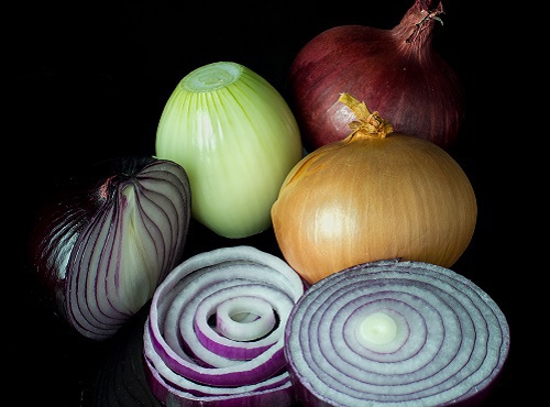 Alimenti crudi: cipolle