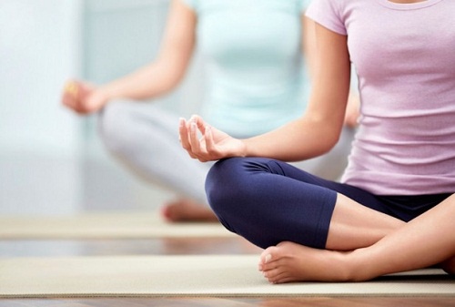 lo yoga è particolarmente consigliato per la salute della colonna vertebrale
