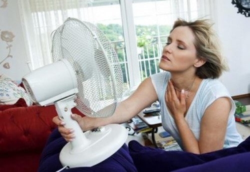 Come combattere le vampate di calore causate dalla menopausa