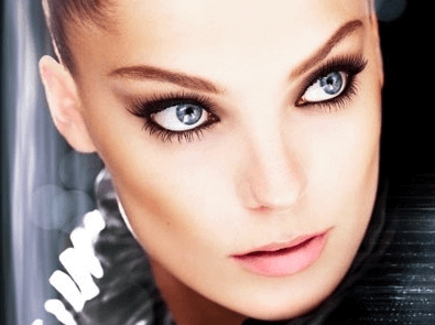 Ombretto scuro per occhi più grandi