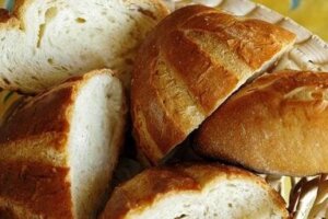 8 idee per utilizzare il pane raffermo invece di gettarlo