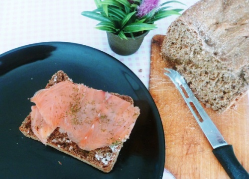 Toast con salmone