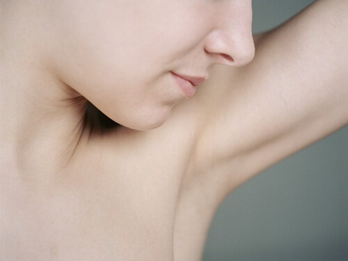 Rimedi naturali contro i cattivi odori del corpo Rimedi naturali contro i cattivi odori del corpo