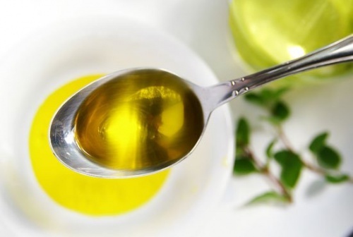 Ginocchia e gomiti scuri - Olio d'oliva