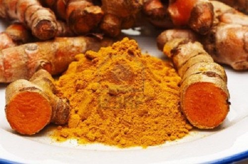 la curcuma possiede molte proprietà benefiche per la salute