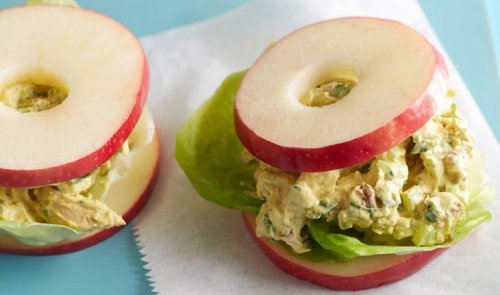 pollo tra rondelle di mela