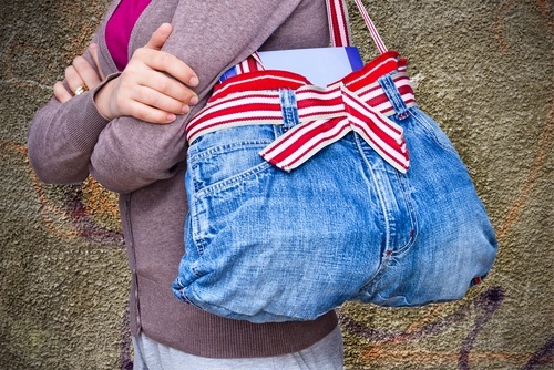 trasformare jeans in una borsa