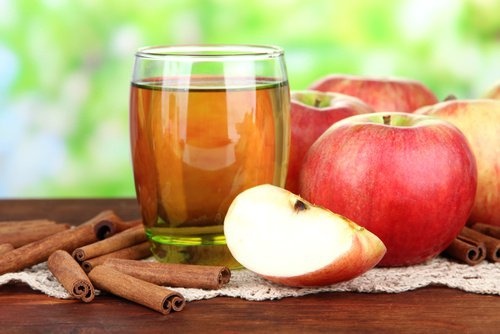 Acqua mela e cannella per la funzionalità renale