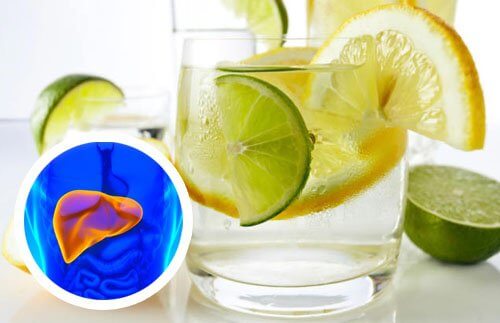 Acqua e limone per disintossicare il fegato