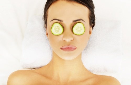 Cetrioli sugli occhi