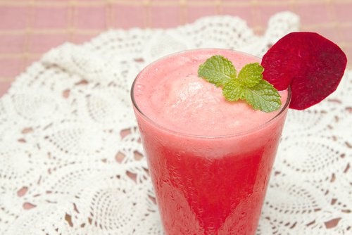 frullato di mirtilli e barbabietola